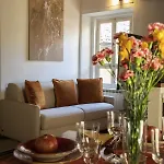 La Mansardina Beccheria Central Apartment 1 Double Bedroom, 1 Sofa Bed